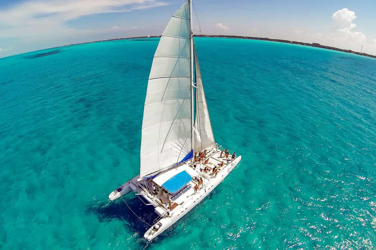 Tour en barco Isla mujeres Sea Passion l Cancun Sailing